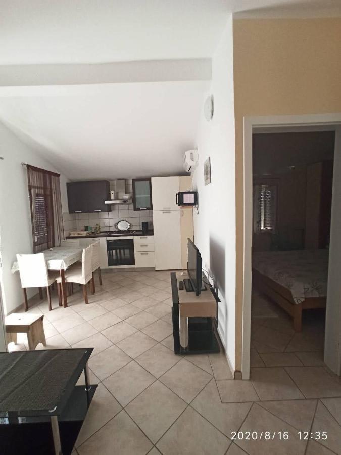Apartmani Lun Vir Luaran gambar