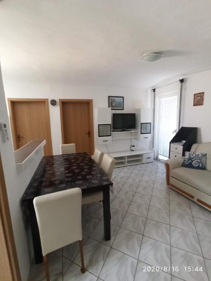 Apartmani Lun Vir Luaran gambar
