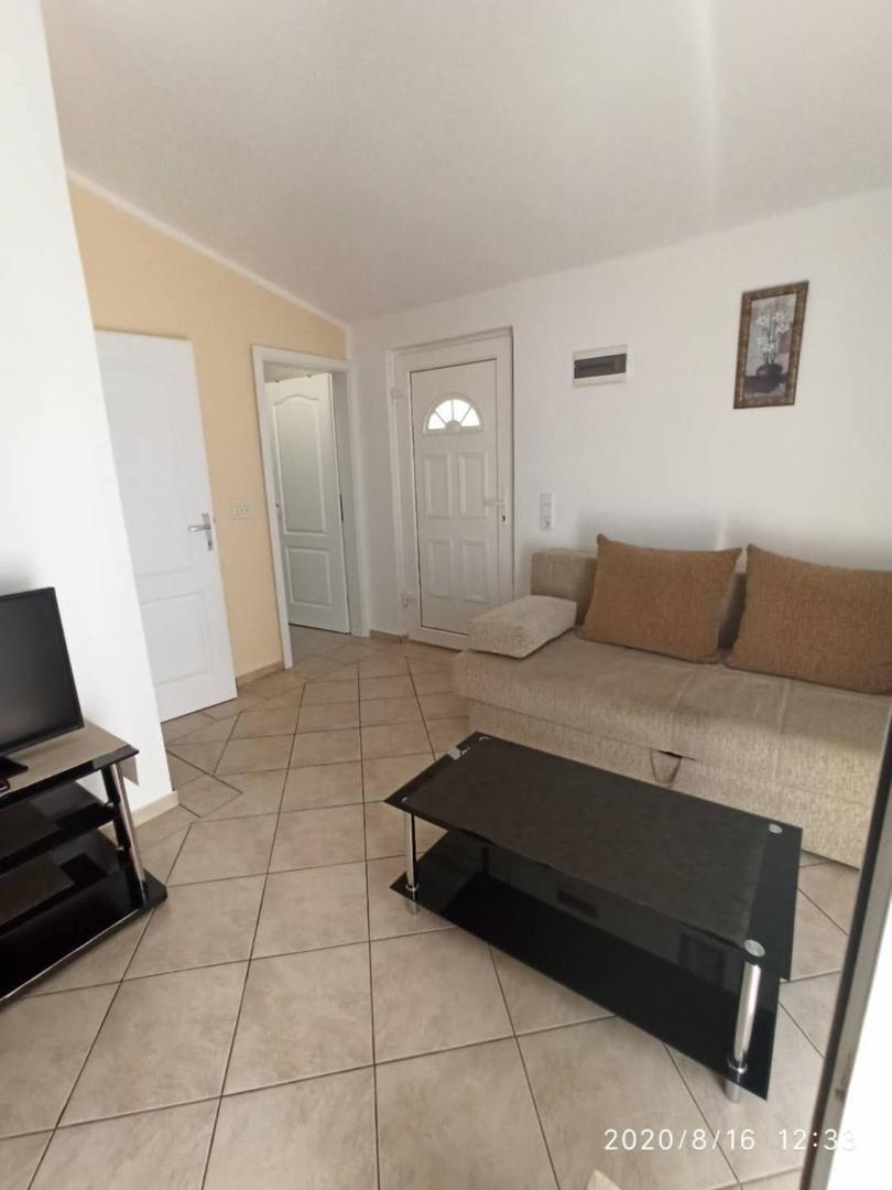 Apartmani Lun Vir Luaran gambar