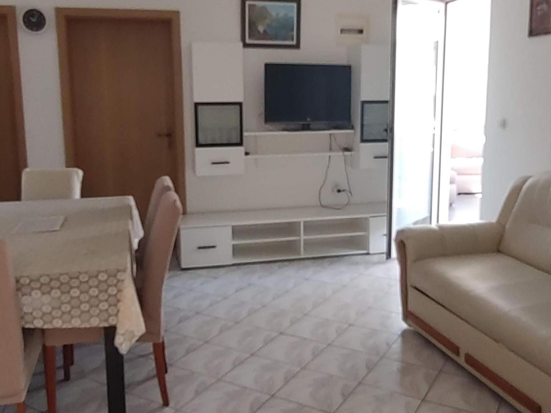 Apartmani Lun Vir Luaran gambar
