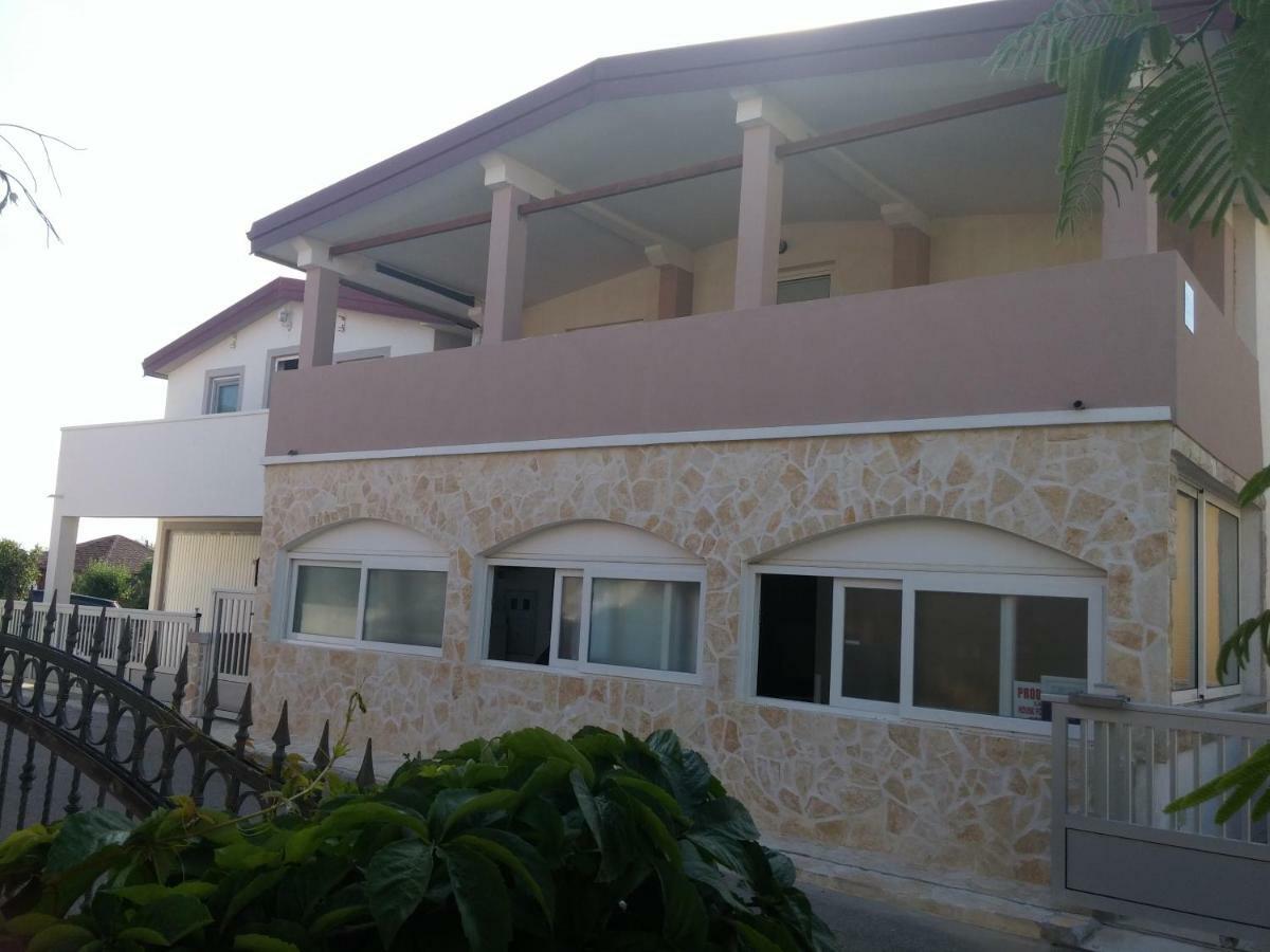 Apartmani Lun Vir Luaran gambar