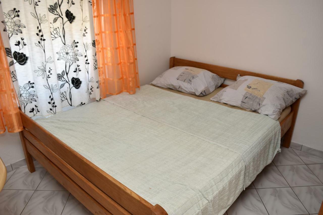 Apartmani Lun Vir Luaran gambar