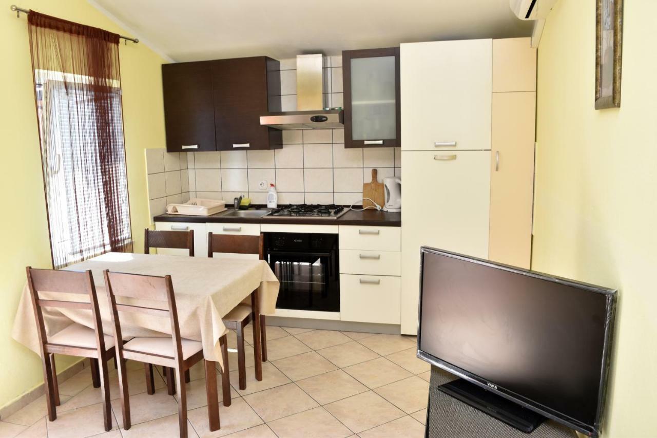 Apartmani Lun Vir Luaran gambar