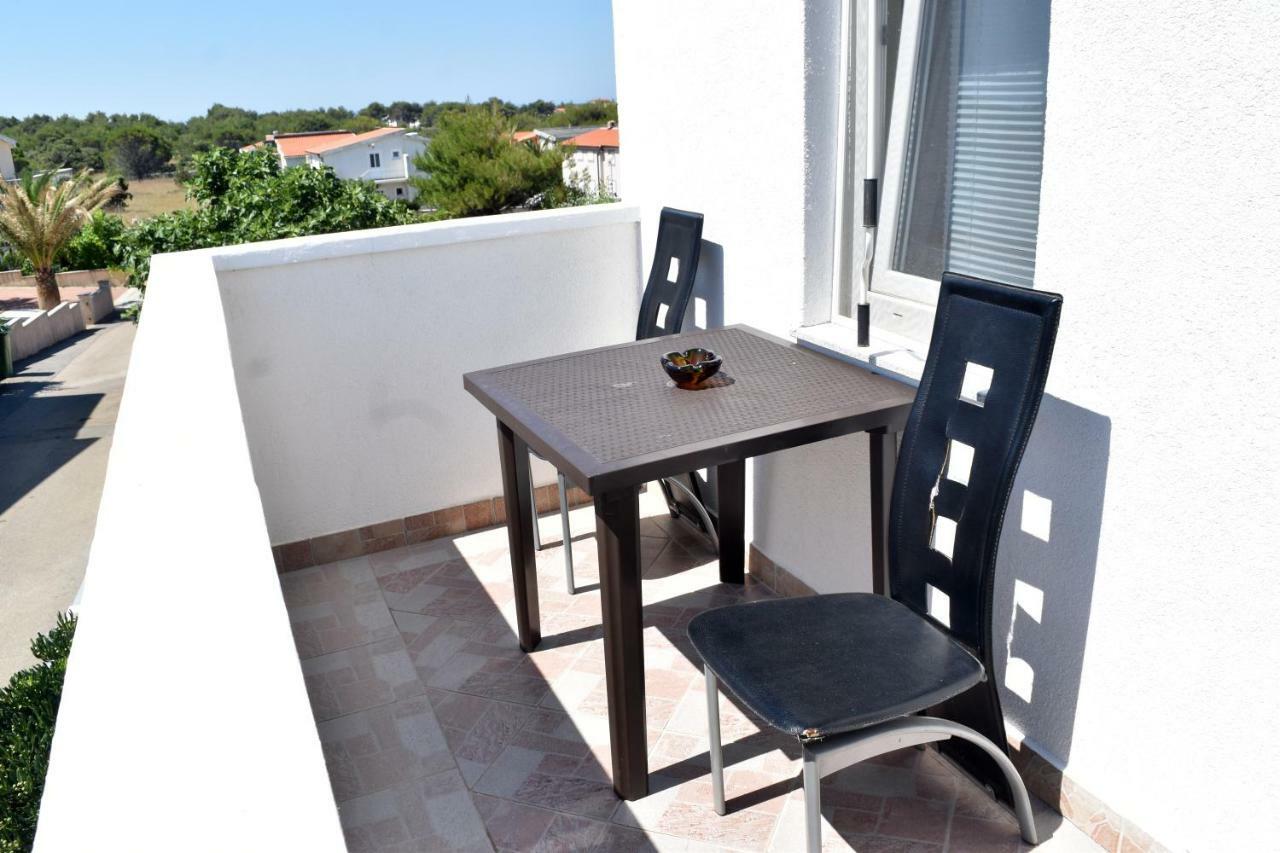 Apartmani Lun Vir Luaran gambar